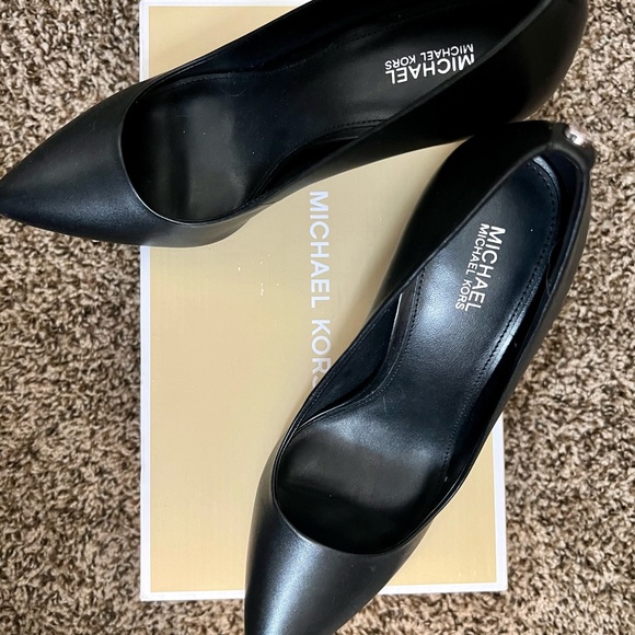Gorgeous MK authentic black heels worn once.  They are just .5 a size too small - Picture 4 of 4